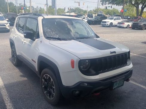 Used 2023 Jeep Renegade Trailhawk w/ Sun/Sound Group AWD/4WD image 3