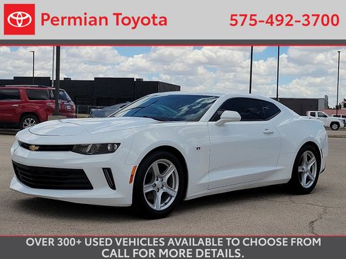 Used 2017 Chevrolet Camaro LT RWD image 1