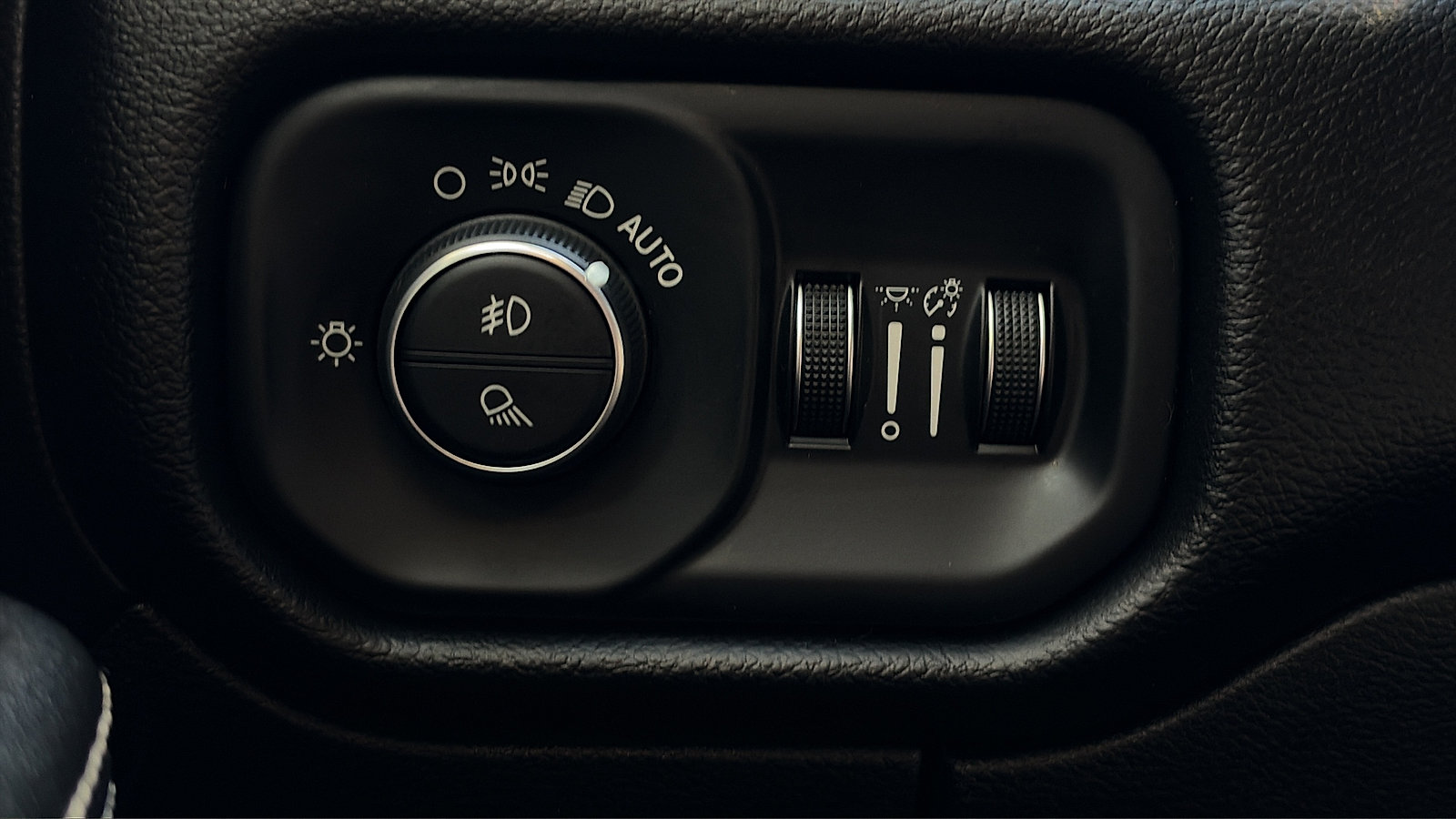 Used 2019 RAM 1500 Sport w/ Advanced Safety Group AWD/4WD image 21
