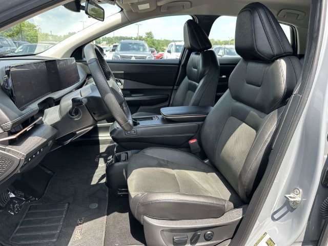 Used 2024 Nissan Ariya AWD image 16