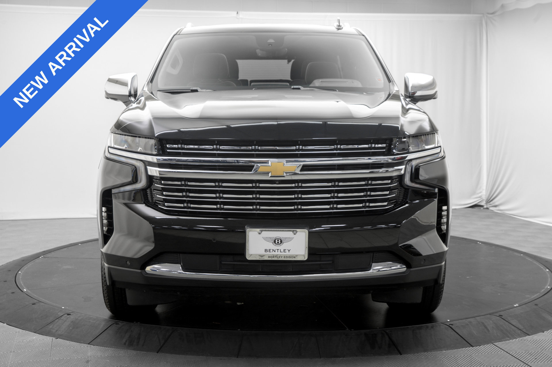 Used 2023 Chevrolet Tahoe Premier AWD/4WD image 2