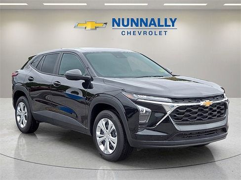 Certified 2025 Chevrolet Trax LS image 7