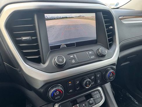 Used 2022 GMC Acadia SLE w/ Driver Convenience Package image 9