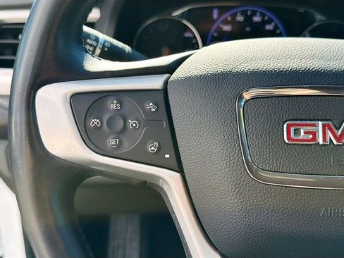 Used 2021 GMC Acadia SLT w/ Technology Package image 38