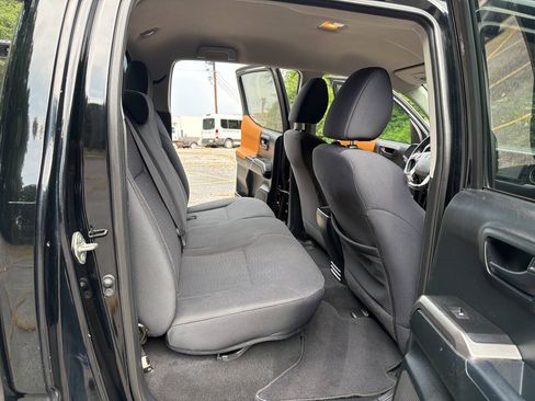 Used 2017 Toyota Tacoma SR5 w/ Tow Package RWD image 29