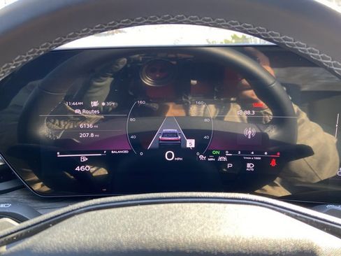 Used 2025 Audi Q5 Premium w/ Convenience Package image 15