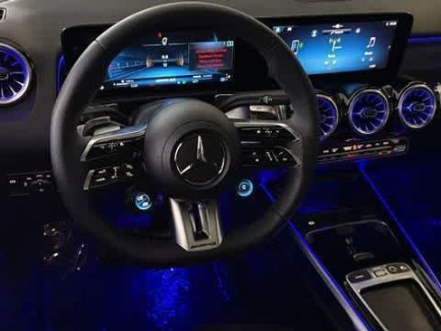 Used 2026 Mercedes-Benz GLB 35 AMG 4MATIC image 25