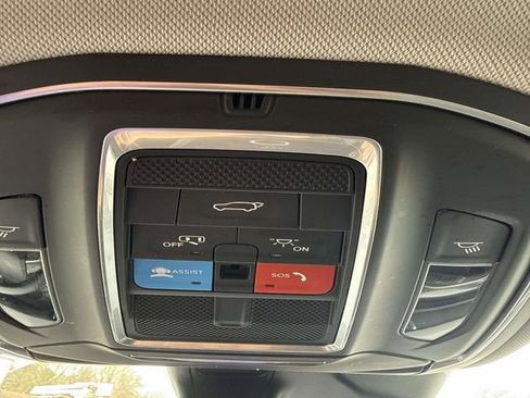 Used 2022 Jeep Grand Cherokee L Laredo w/ Luxury Tech Group I AWD/4WD image 23
