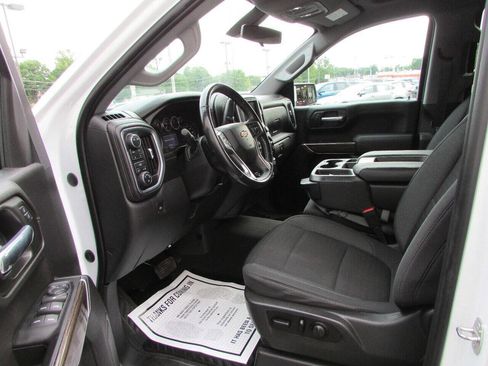Used 2021 Chevrolet Silverado 1500 LT image 4