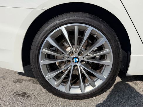 Used 2023 BMW 530i xDrive w/ Convenience Package AWD/4WD image 9