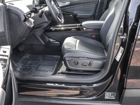 Certified 2023 Volkswagen ID.4 Pro S Plus AWD/4WD image 17