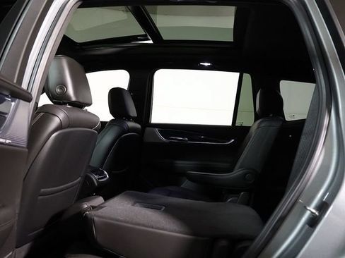 Used 2023 Cadillac XT6 Premium Luxury w/ LPO, Floor Liner Package AWD/4WD image 15