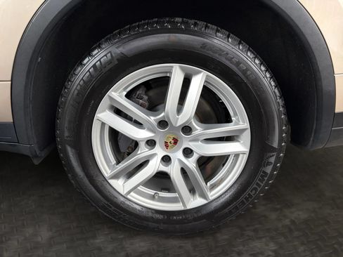 Used 2016 Porsche Cayenne AWD/4WD image 41
