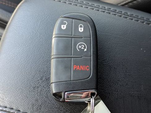 Used 2024 Jeep Compass Latitude AWD/4WD image 40