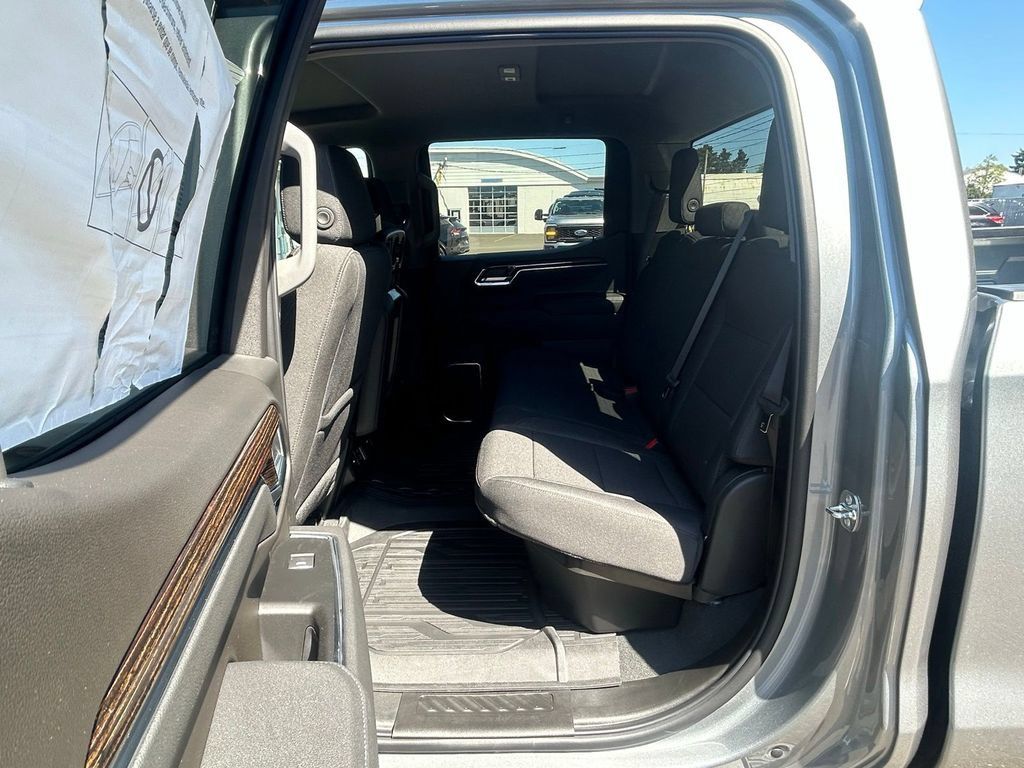 New 2026 GMC Sierra 1500 SLE w/ X31 Off-Road Package AWD/4WD image 37