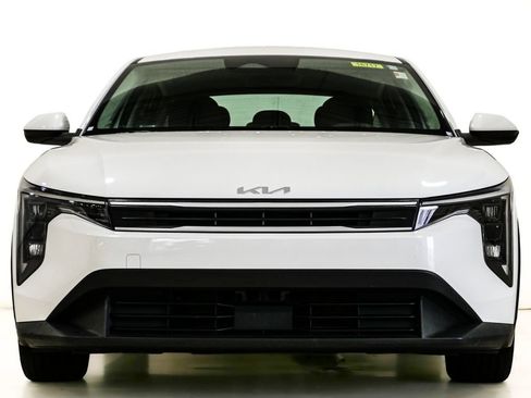 Used 2025 Kia K4 FWD image 2
