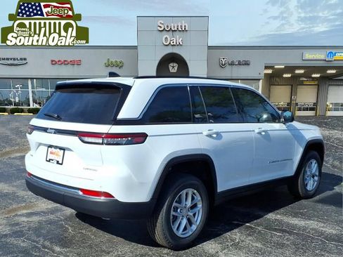New 2026 Jeep Grand Cherokee Laredo AWD/4WD image 3