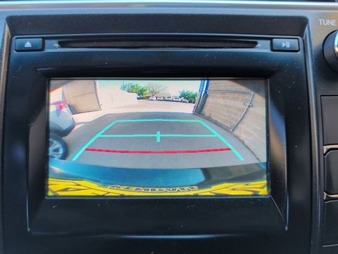 Used 2015 Toyota Camry SE FWD image 15