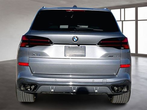 Used 2024 BMW X5 xDrive40i w/ M Sport Package image 4