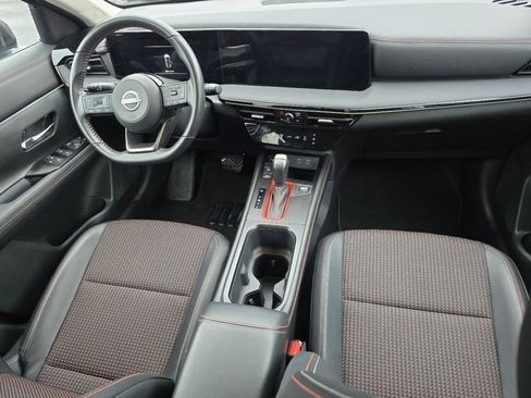 Used 2025 Nissan Kicks SR image 16