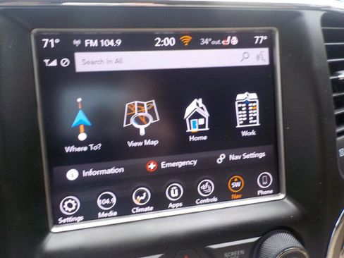 Used 2018 Jeep Grand Cherokee Limited image 16