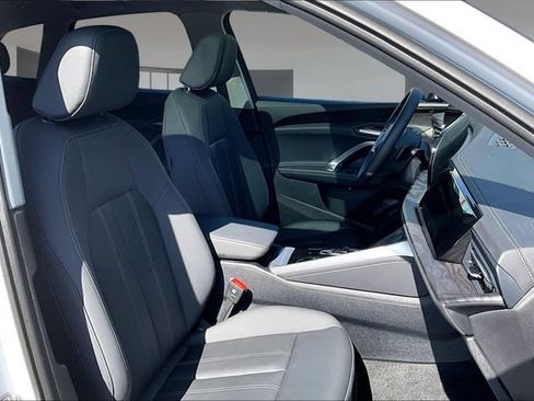 Used 2025 Audi Q5 Premium w/ Convenience Package AWD/4WD image 29