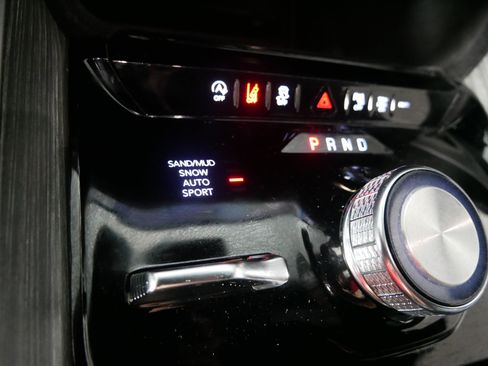 Used 2023 Jeep Wagoneer L Series II AWD/4WD image 29