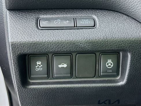 Used 2015 Nissan Altima 2.5 SV w/ Convenience Package FWD image 10