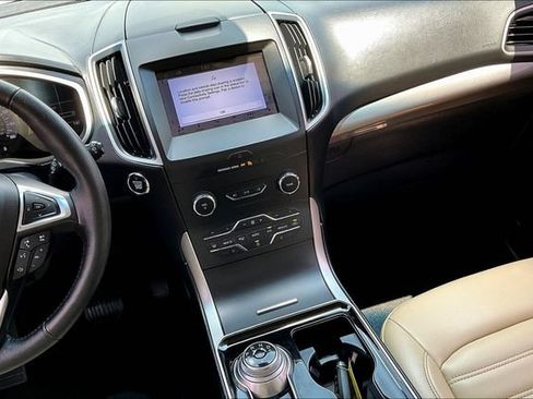 Used 2019 Ford Edge SEL w/ Equipment Group 201A FWD image 12