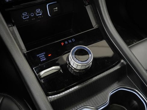 Used 2025 Jeep Grand Cherokee Limited AWD/4WD image 38
