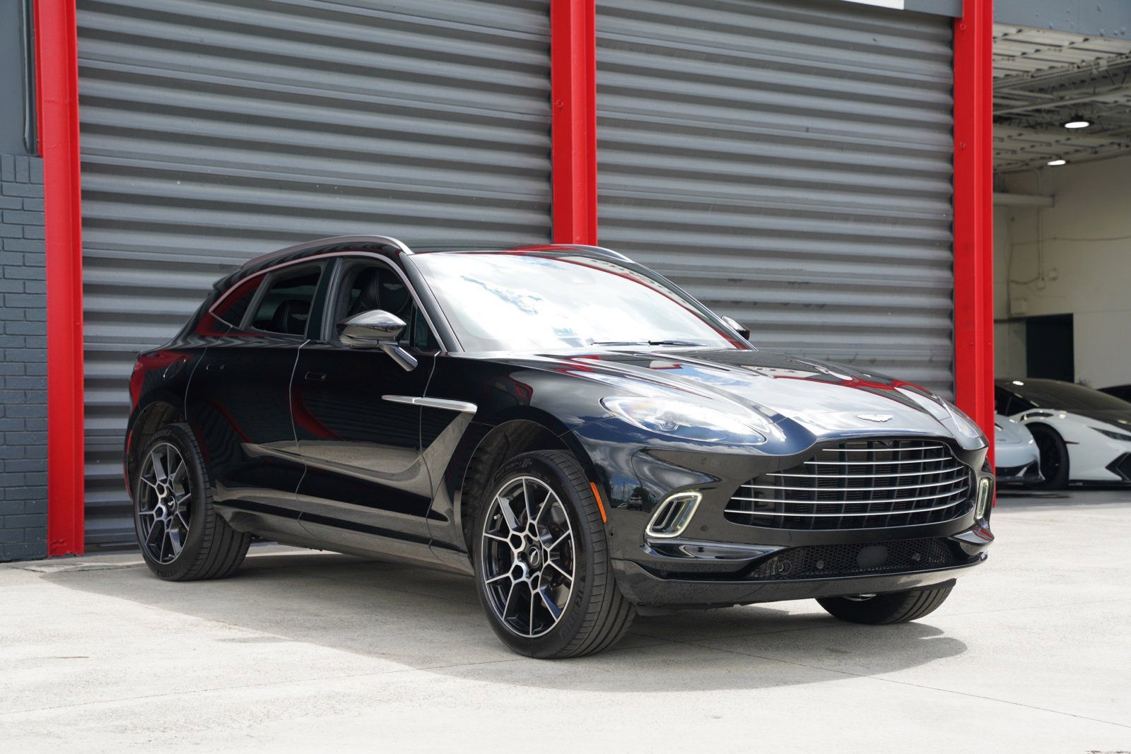 Used 2021 Aston Martin DBX AWD/4WD image 7