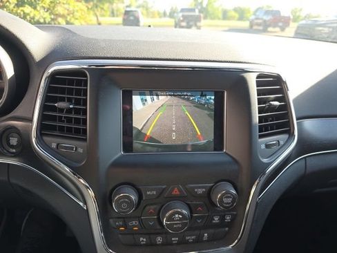 Used 2018 Jeep Grand Cherokee Limited AWD/4WD image 14