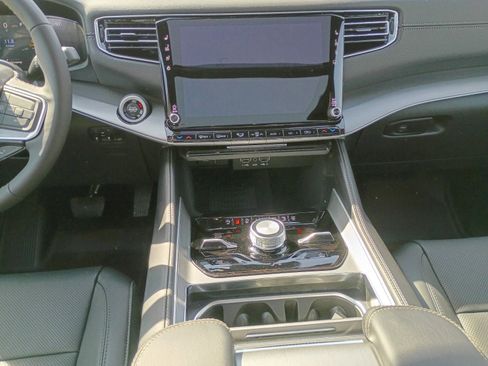 New 2026 Jeep Grand Wagoneer 4WD image 12