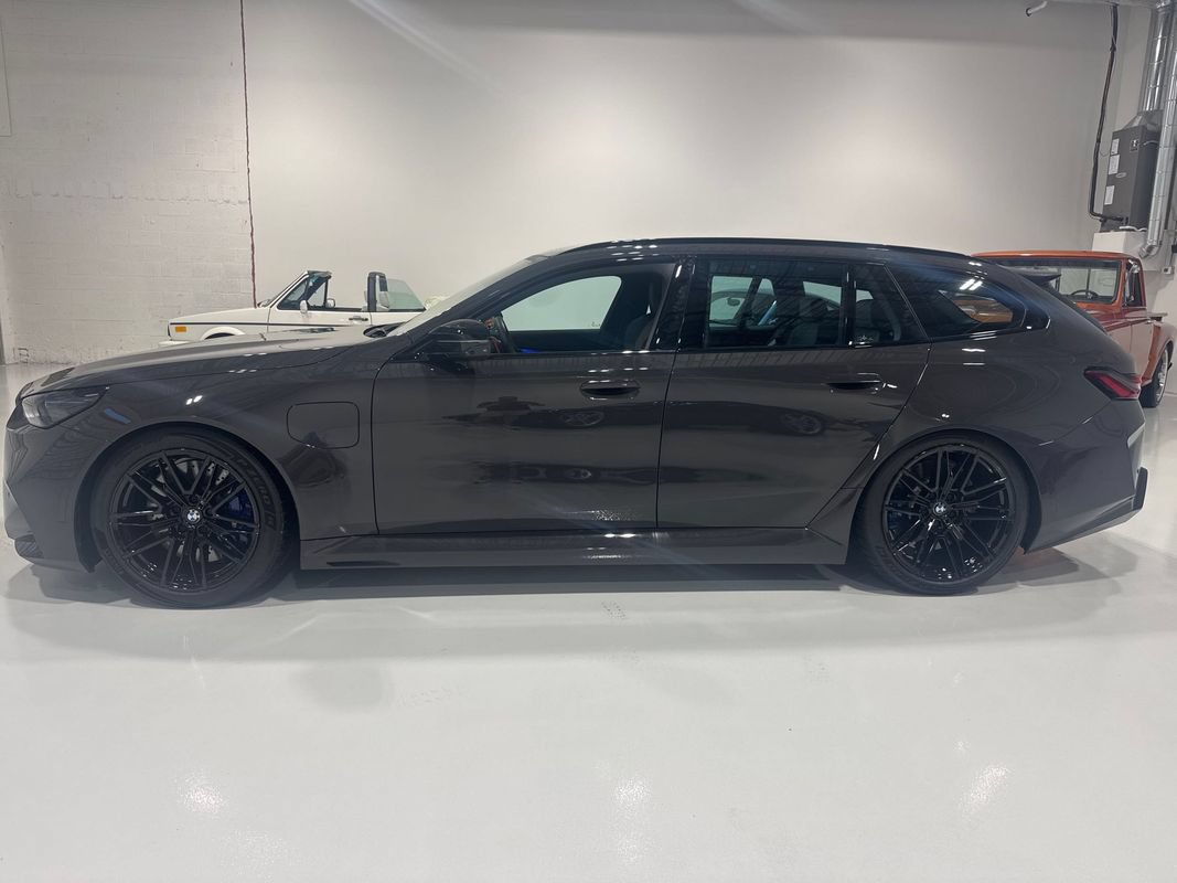 Used 2026 BMW M5 Touring w/ Executive Package AWD/4WD image 2