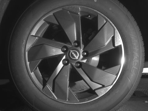 Used 2025 Nissan Rogue SV image 14