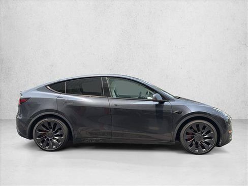 Used 2024 Tesla Model Y Performance AWD/4WD image 4