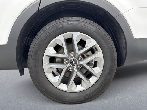 Used 2023 Kia Telluride LX image 28