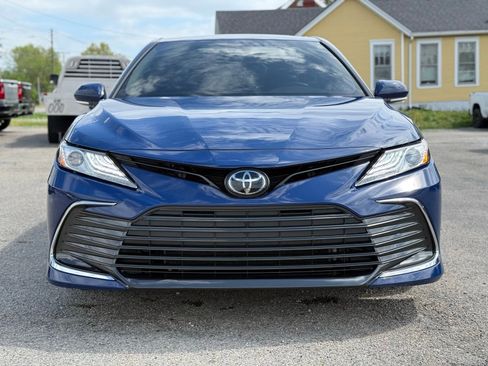 Used 2024 Toyota Camry XLE FWD image 11