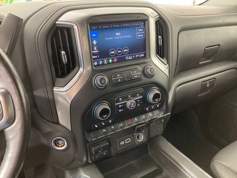 Used 2022 Chevrolet Silverado 1500 LTZ AWD/4WD image 2