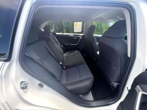 Used 2024 Toyota RAV4 XLE AWD/4WD image 16