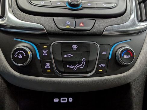 Used 2024 Chevrolet Equinox LS image 23