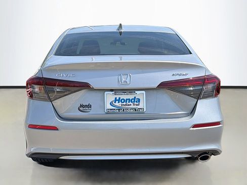 Used 2025 Honda Civic Sport image 6