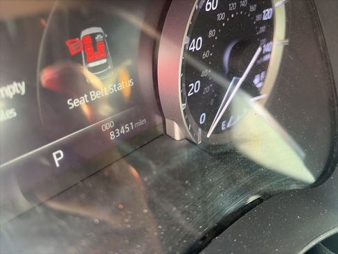 Used 2022 Toyota Highlander XSE FWD image 21