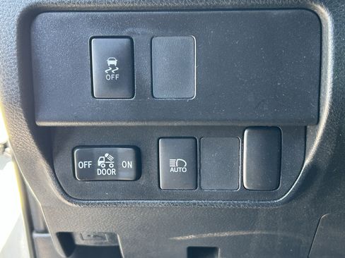 Used 2020 Toyota Tacoma SR5 RWD image 20
