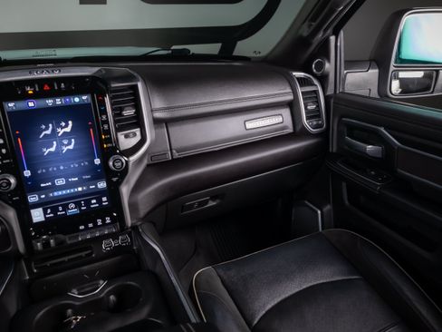 Used 2023 RAM 2500 Laramie AWD/4WD image 8