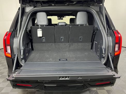 New 2025 Ford Expedition Platinum w/ Stealth Appearance Package image 8