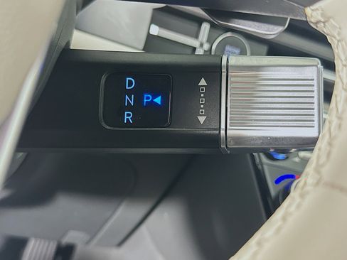 Used 2025 Hyundai Santa Fe SEL FWD image 25