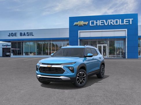 New 2026 Chevrolet TrailBlazer LT w/ Convenience Package AWD/4WD image 8
