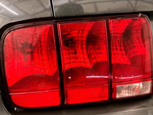 Used 2009 Ford Mustang Premium image 29