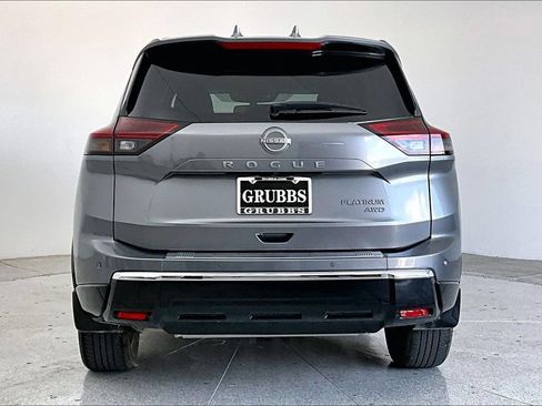 Used 2025 Nissan Rogue Platinum w/ Tech Package AWD/4WD image 5